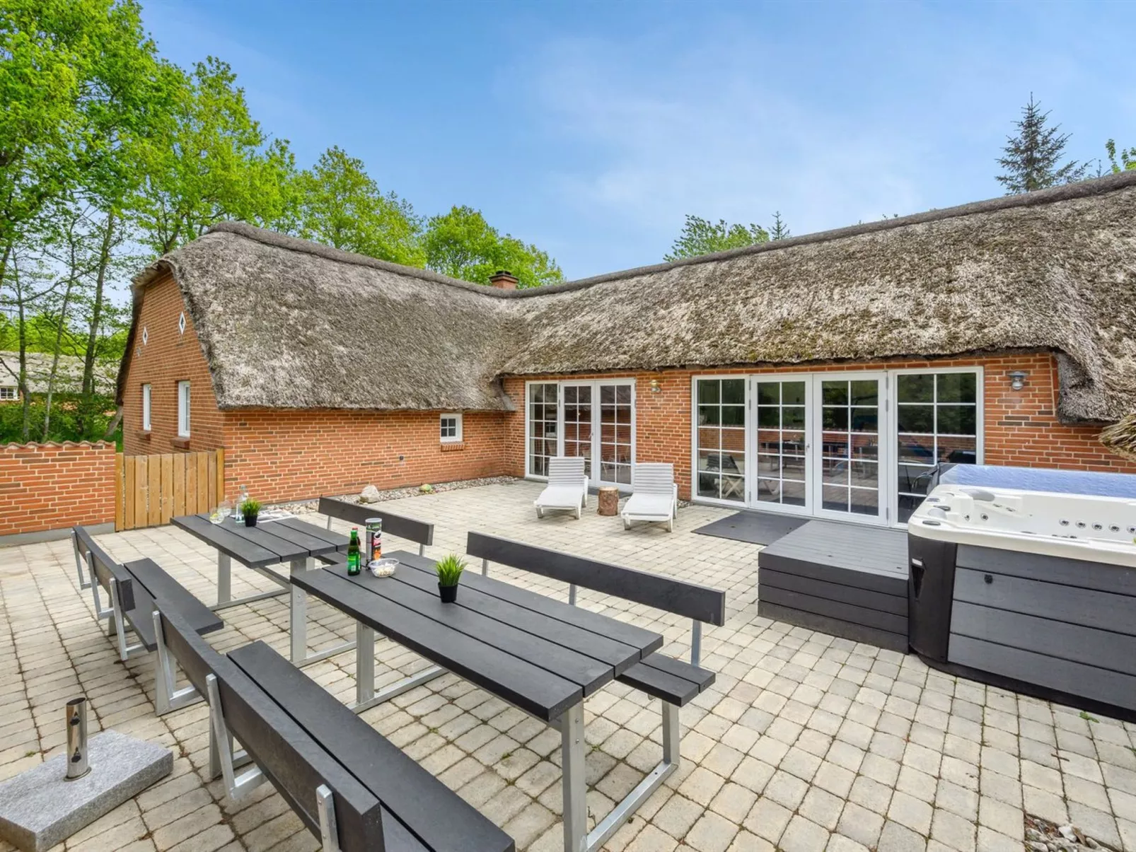 "Erla" - 2.3km from the sea-Outside