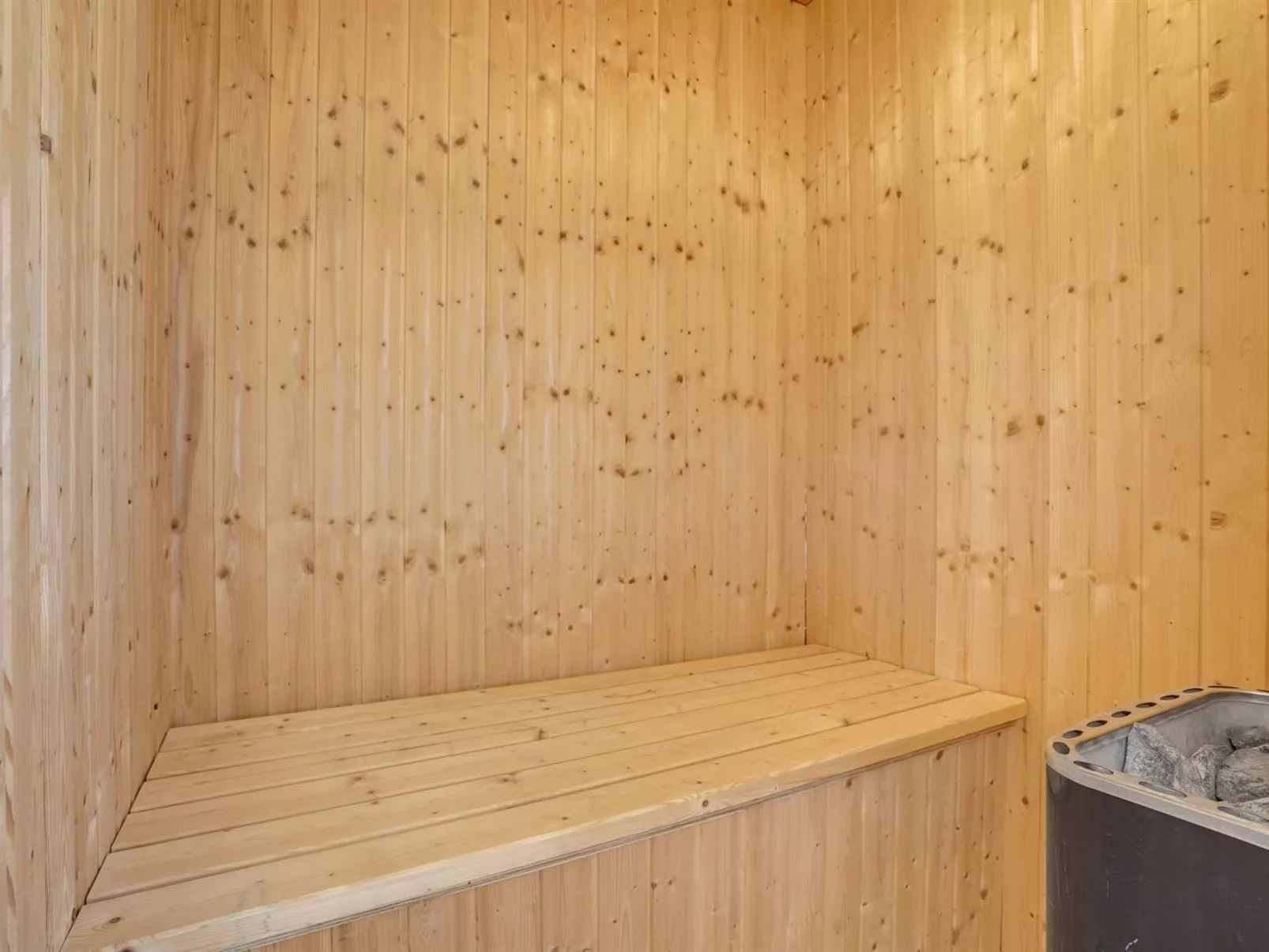 "Uffe" - 100m to the fjord-Dedans