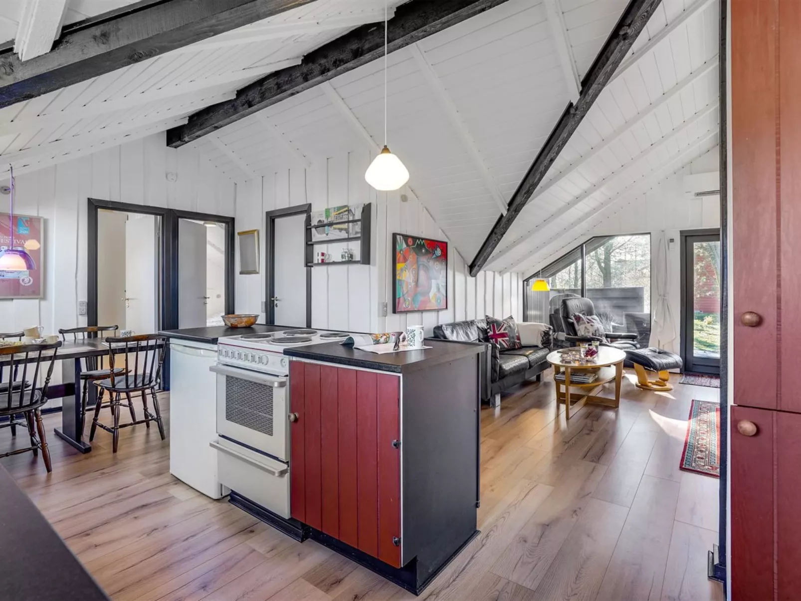 "Raita" - 350m to the fjord-Drinnen