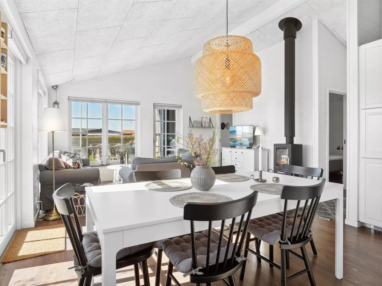 "Ovine" - 300m from the sea-Inside