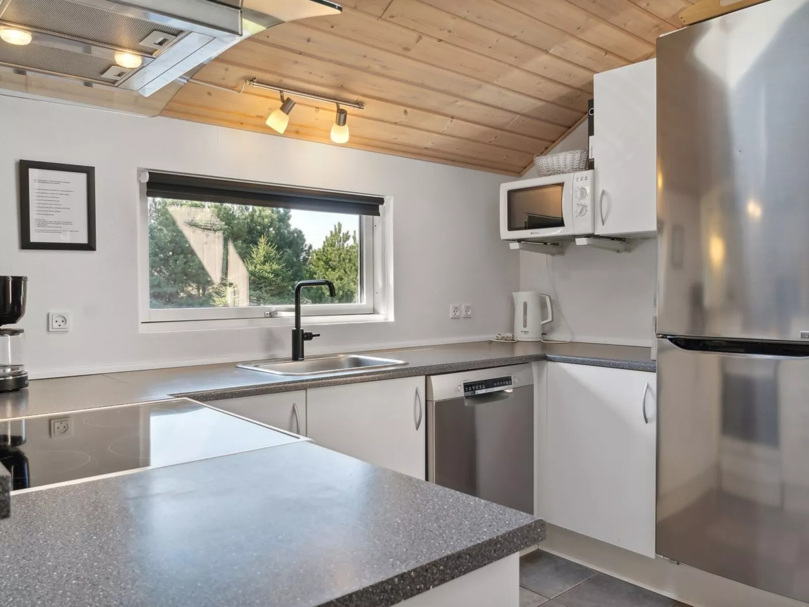 "Bolli" - 1.1km from the sea-Drinnen