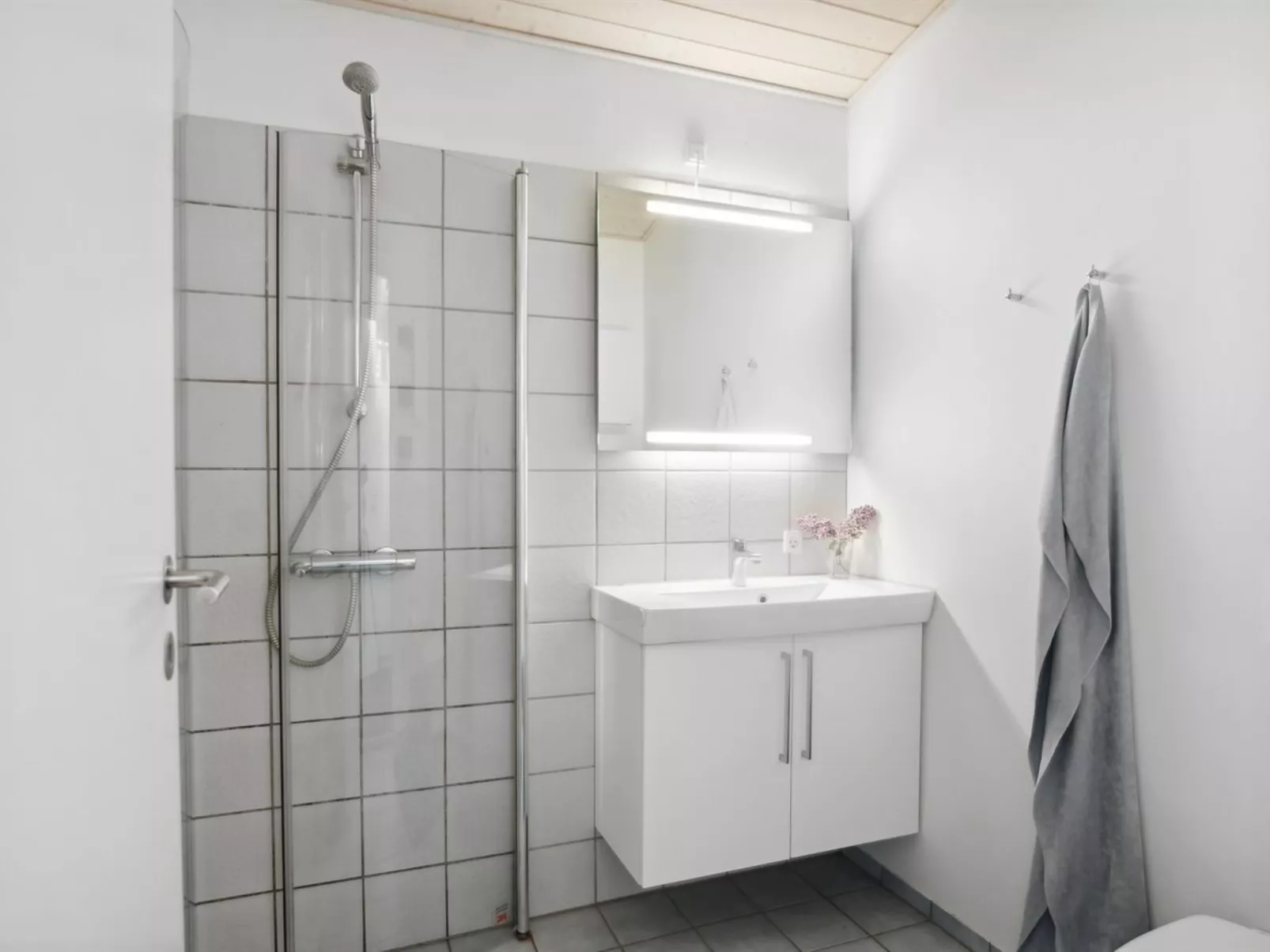 "Self" - 400m to the fjord-Inside