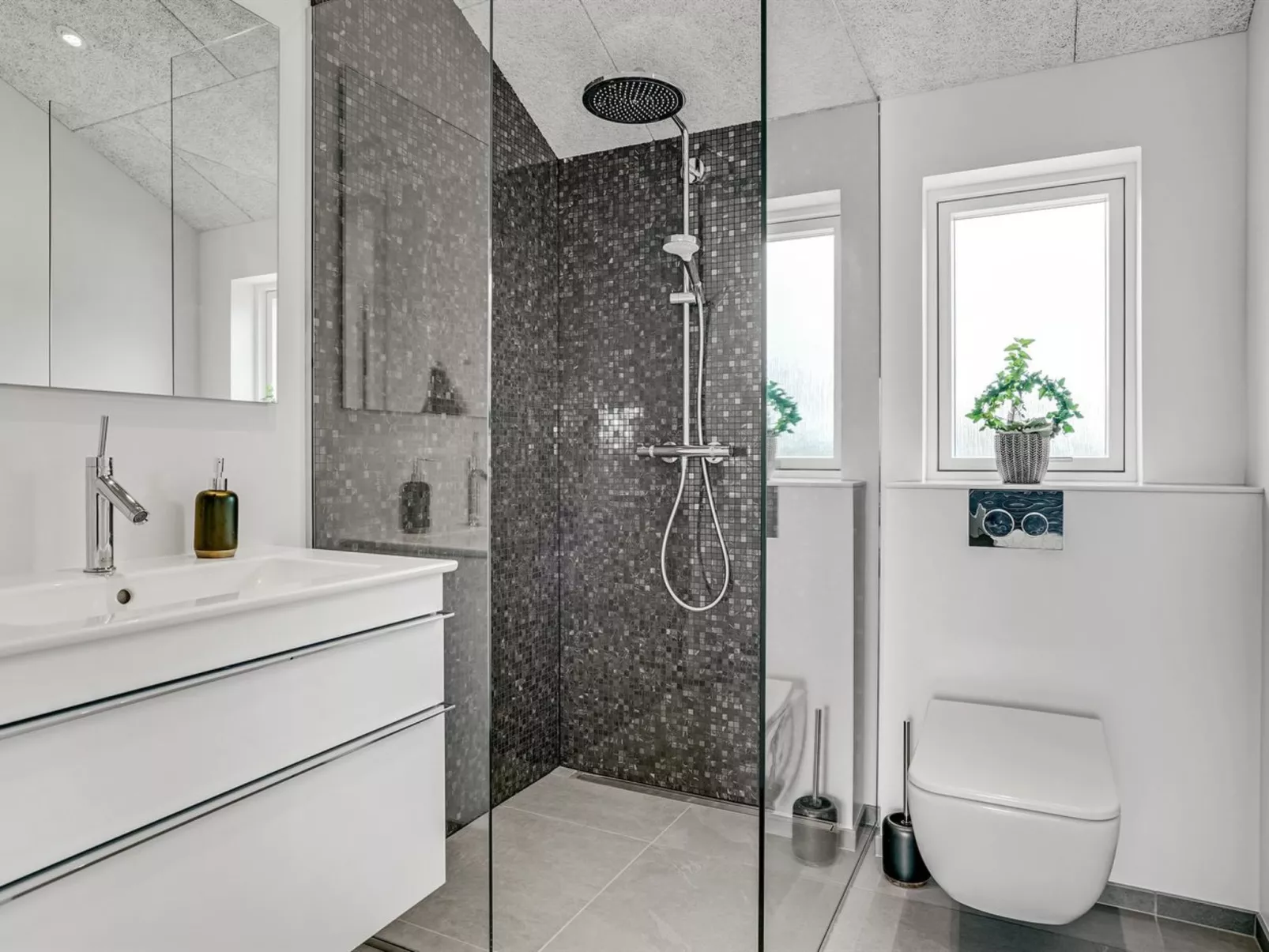 "Fegge" - 1.5km from the sea-Inside