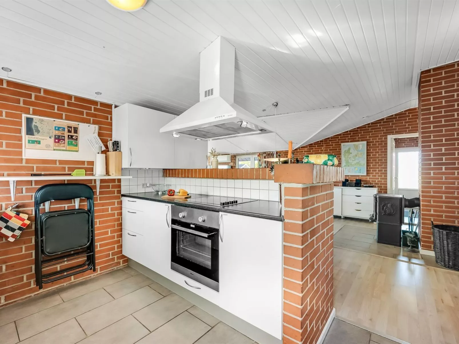 "Fia" -  from the sea-Drinnen