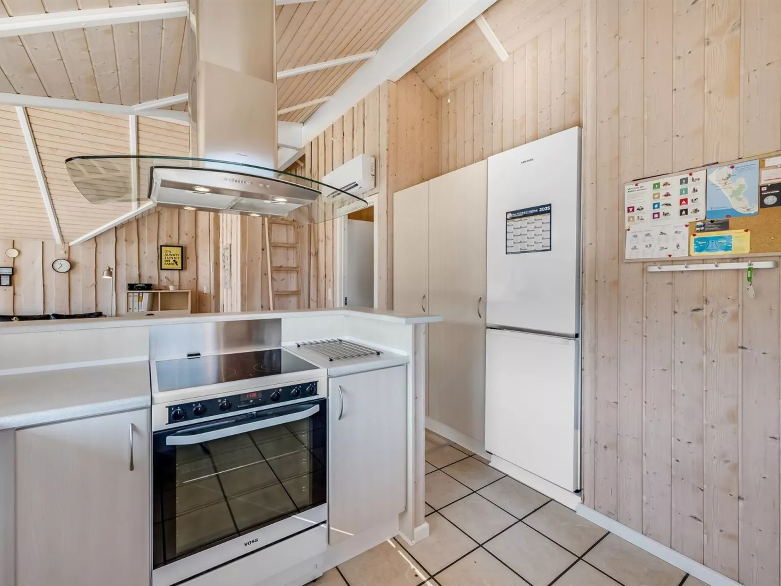 "Germaine" - 1.2km from the sea-Inside