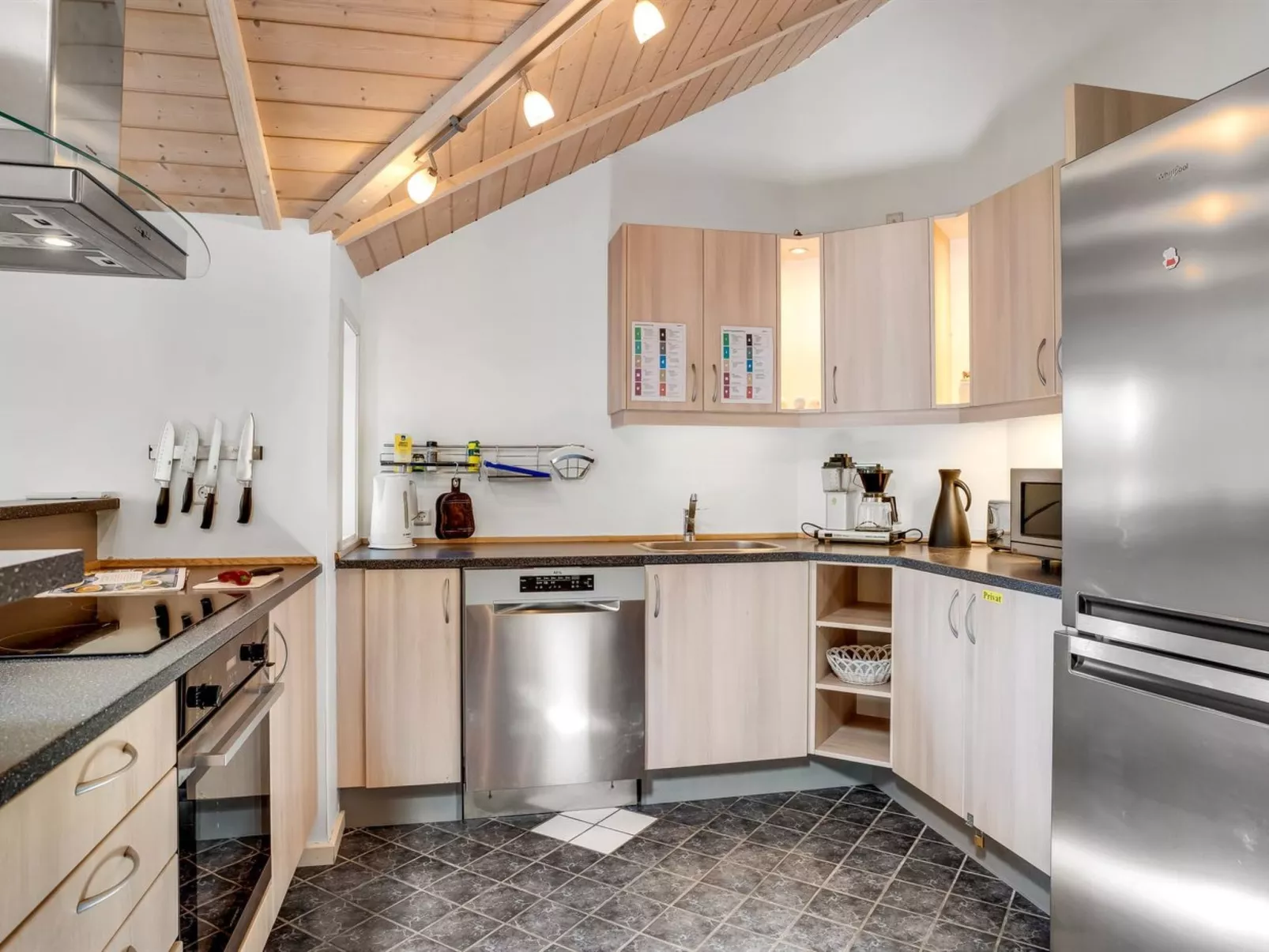 "Alger" - 800m from the sea-Drinnen