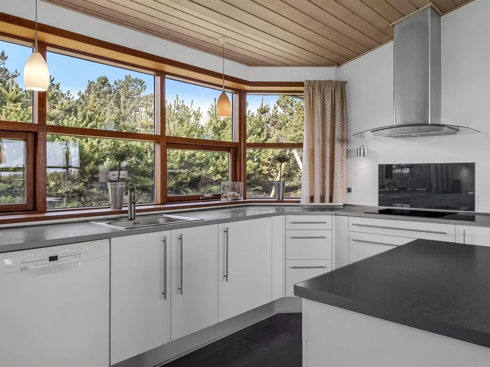 "Amundi" - 3.8km from the sea-Inside