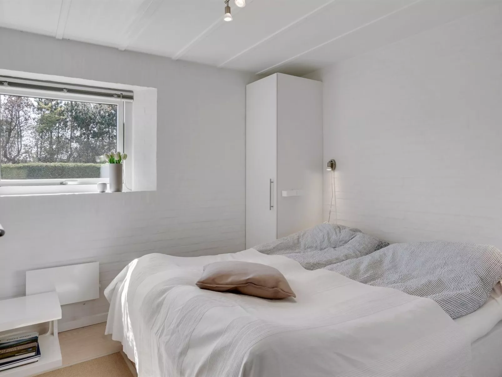 "Angelarij" -  from the sea-Drinnen