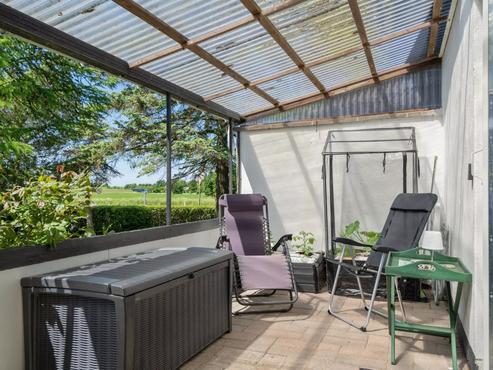 "Slavjanka" - 2km from the sea-Outside