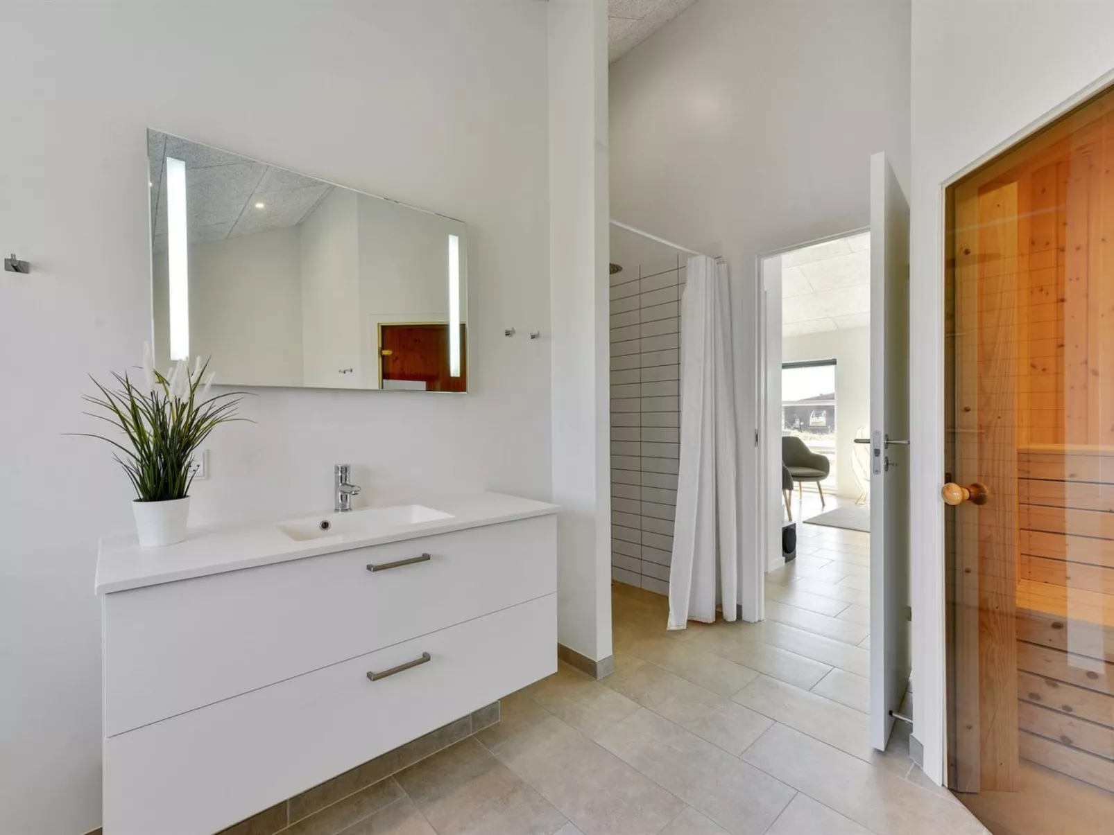 "Karen" - 900m from the sea-Drinnen