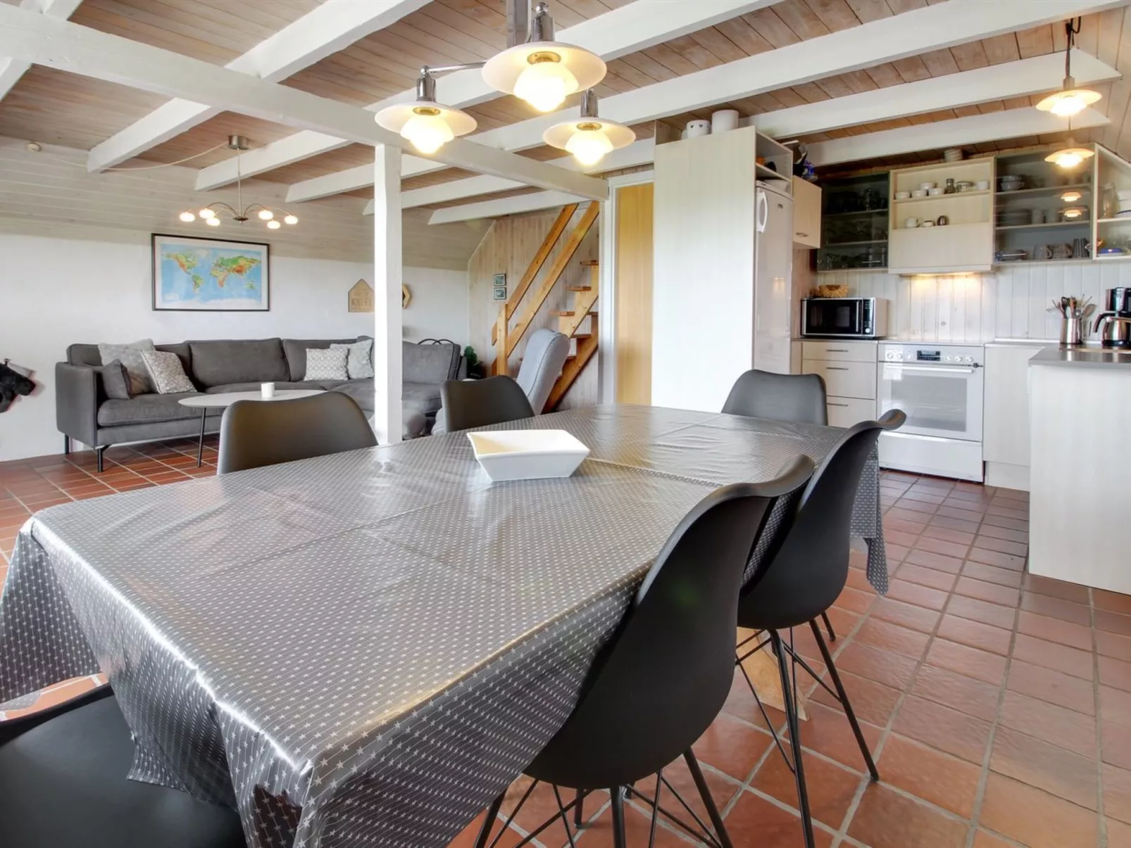 "Sys" - 500m from the sea-Inside