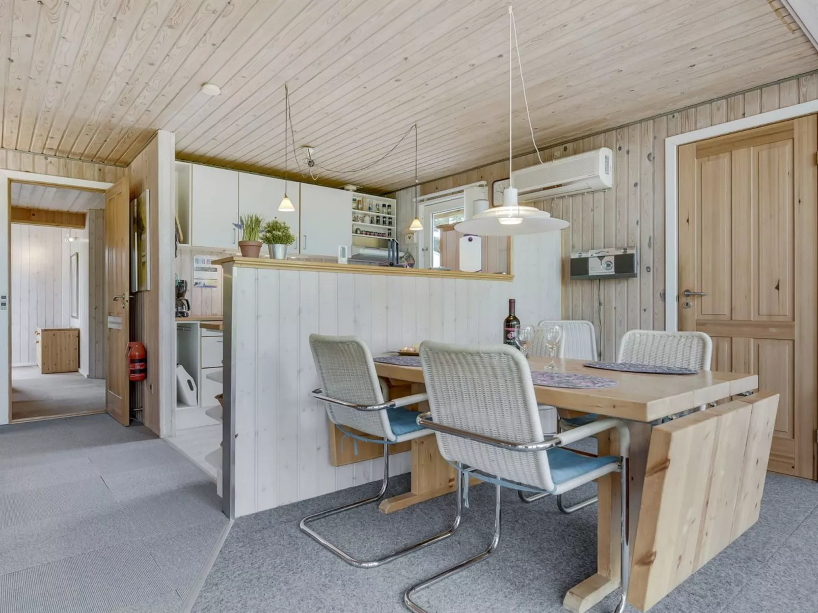 "Virpi" - 400m from the sea-Inside