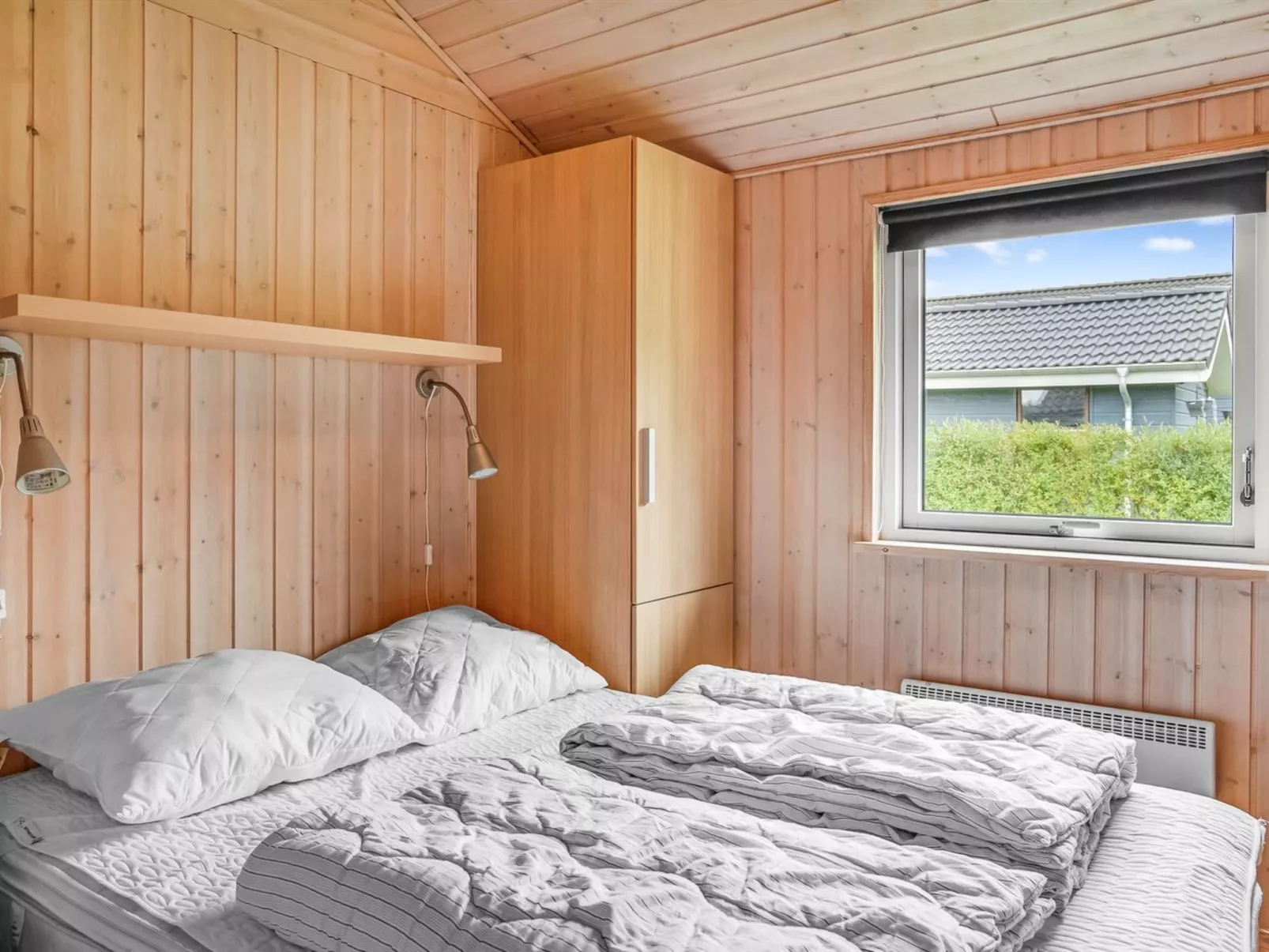 "Femke" - 250m to the fjord-Drinnen