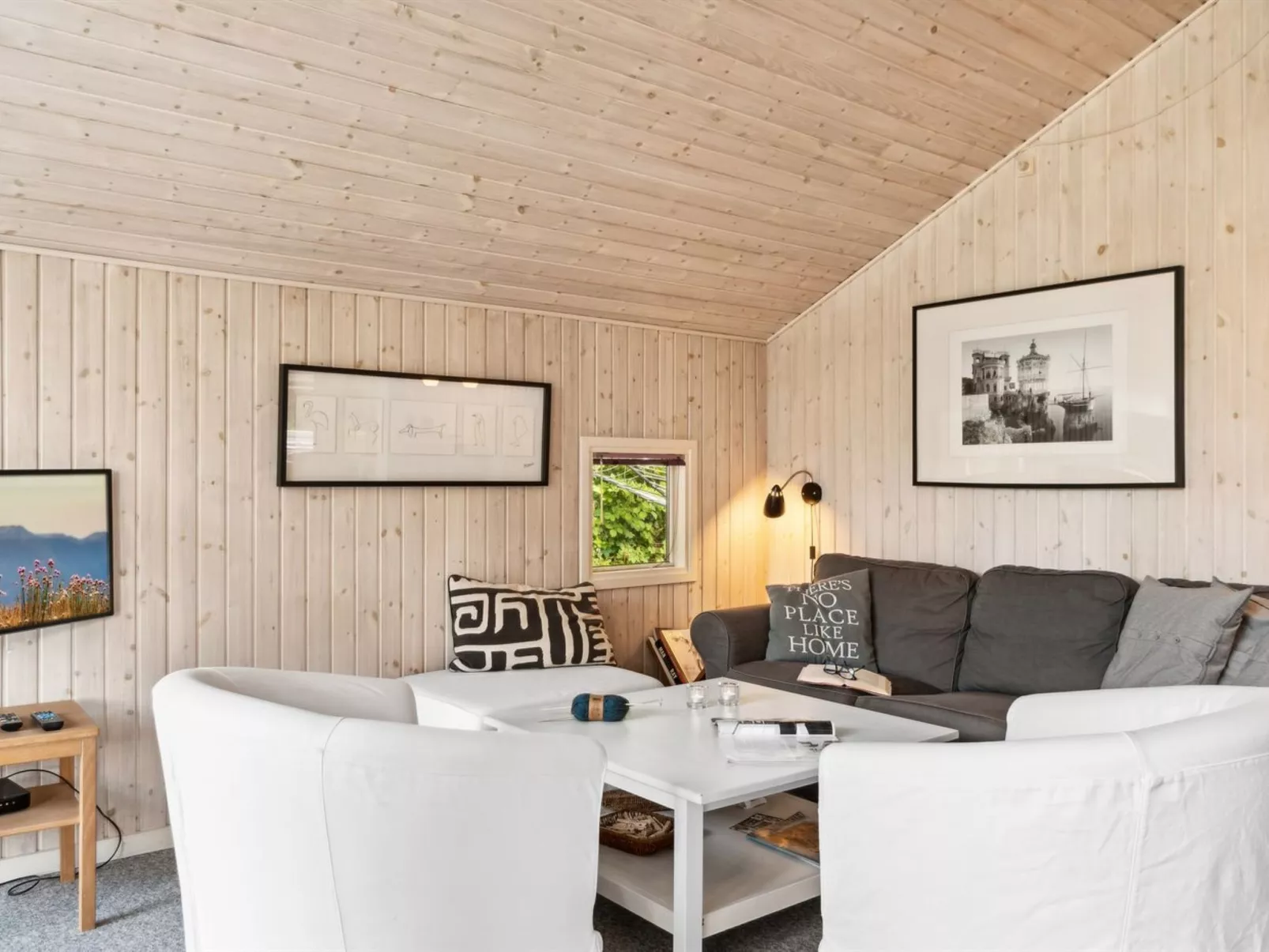 "Batsha" - 350m from the sea-Drinnen