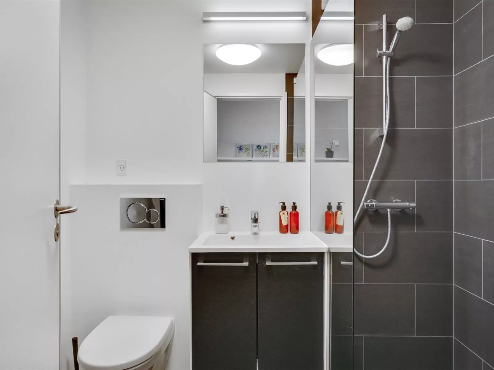 "Elvin" - 20m from the sea-Inside