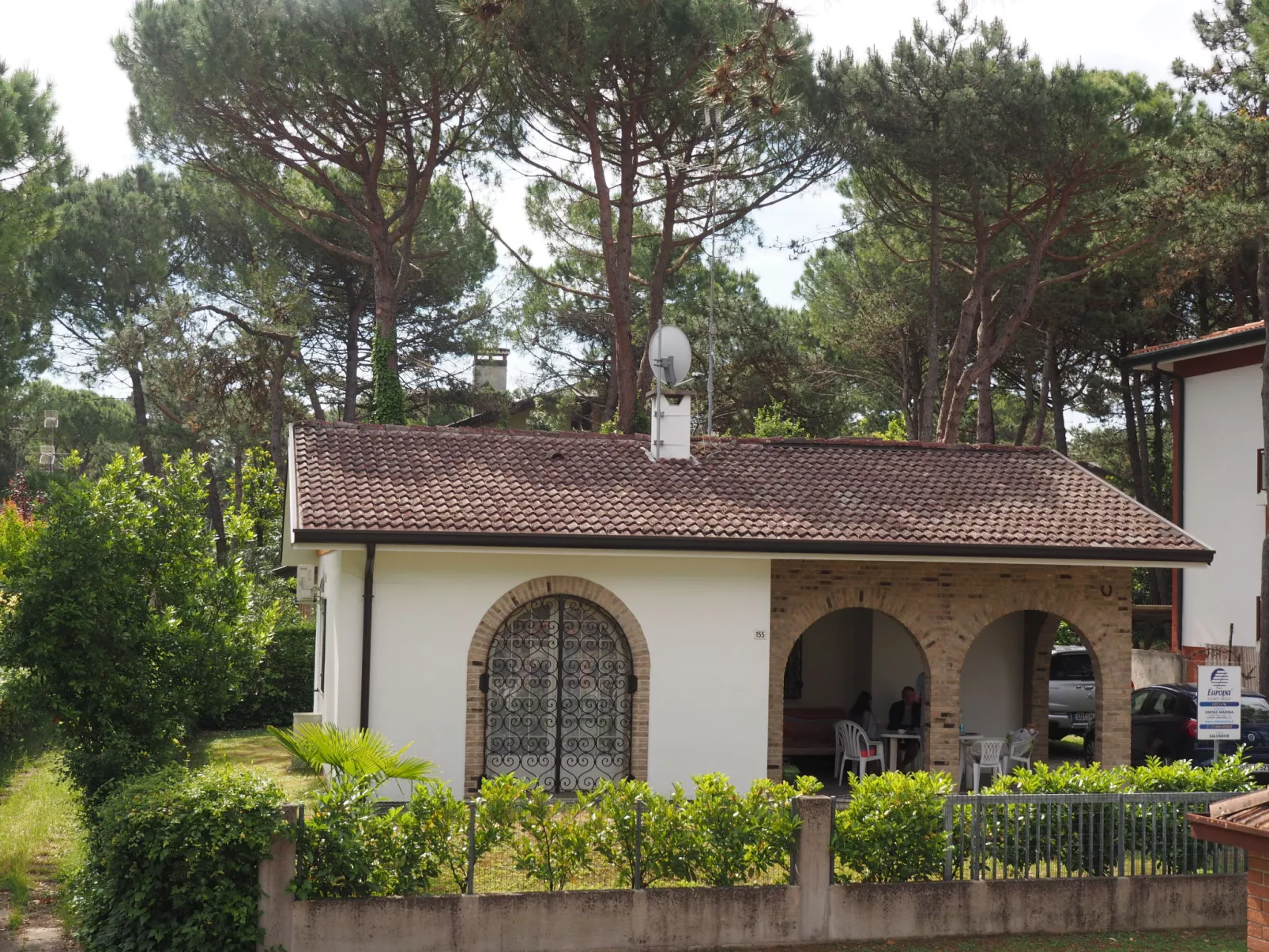 Villa Salvador-Dehors