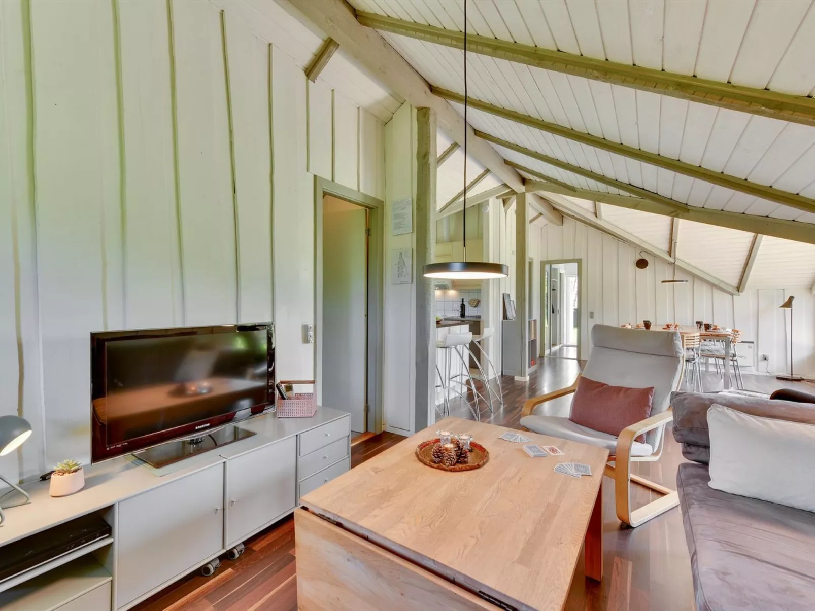 "Cornelia" - 100m to the fjord-Inside