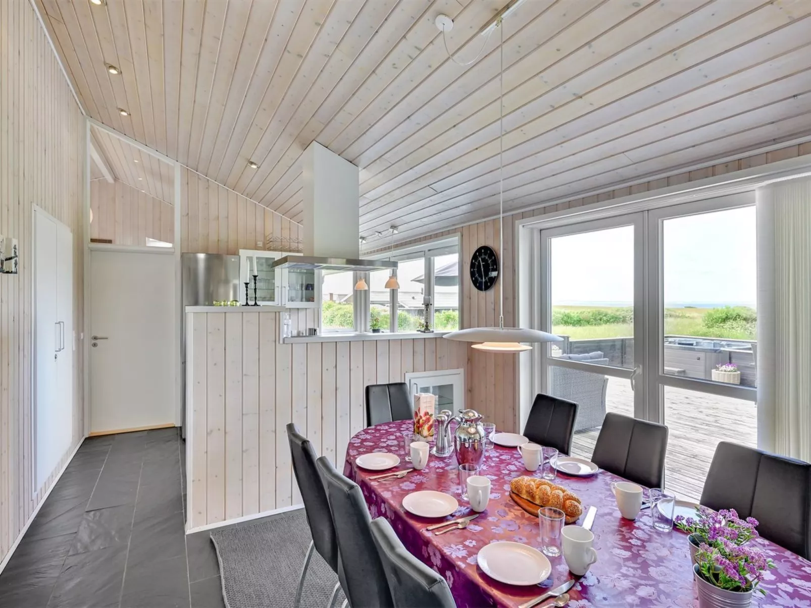 "Nahel" - 150m to the fjord-Inside