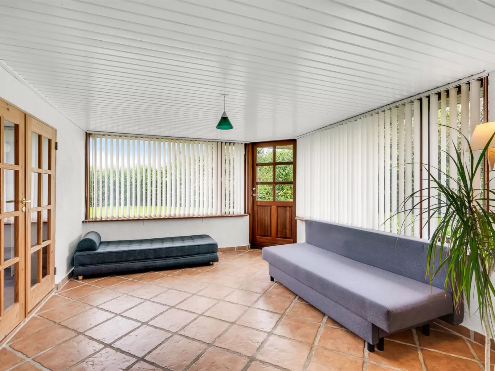 "Aliza" - 300m to the fjord-Inside