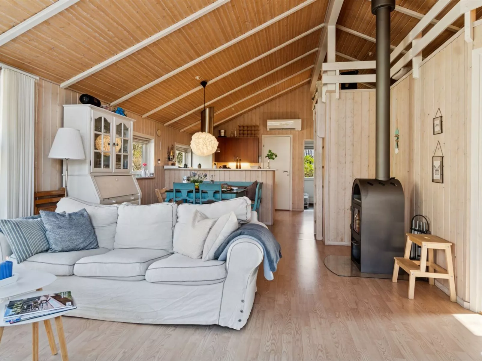 "Amola" - 1.6km from the sea-Inside