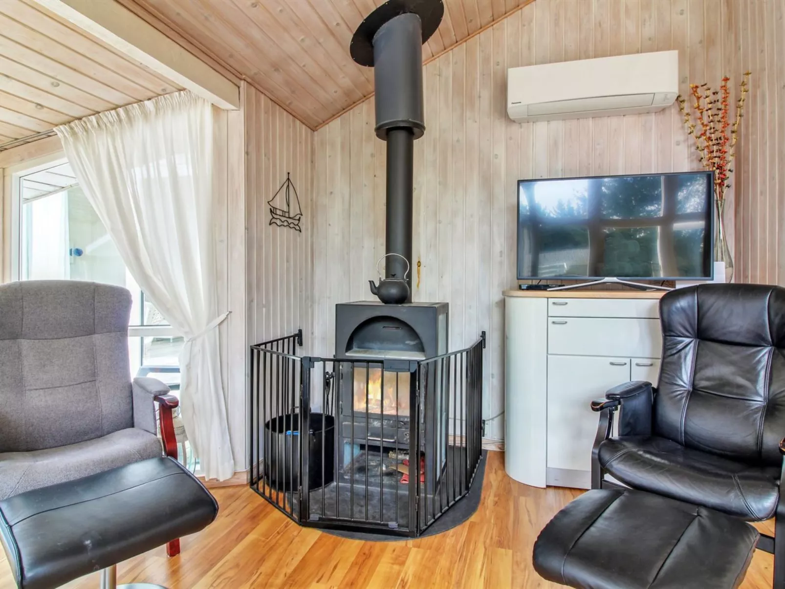 "Gustina" - 1.2km from the sea-Inside