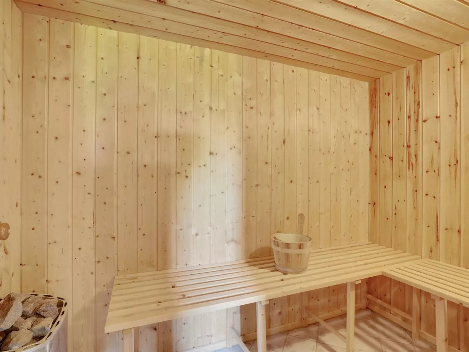 "Els" - 900m from the sea-Inside