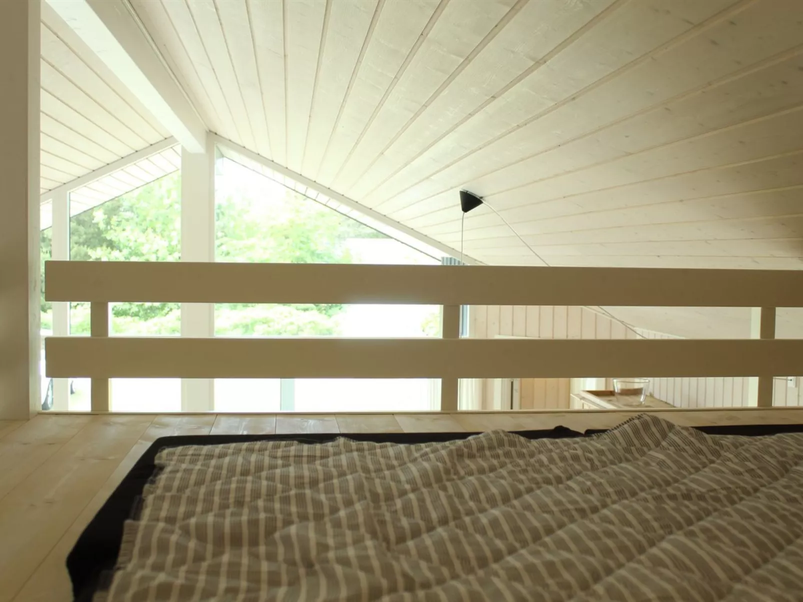 "Elevine" - 300m to the fjord-Dedans