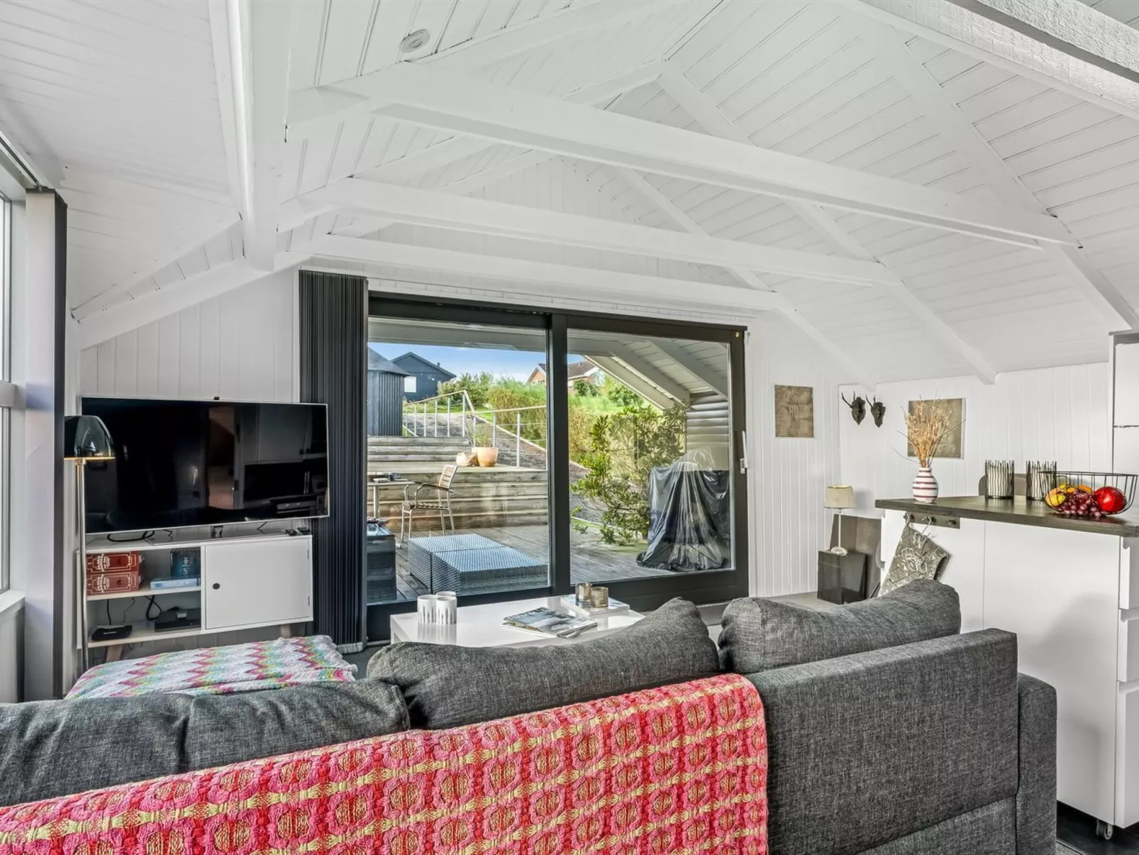 "Aksinja" - 250m to the fjord-Inside