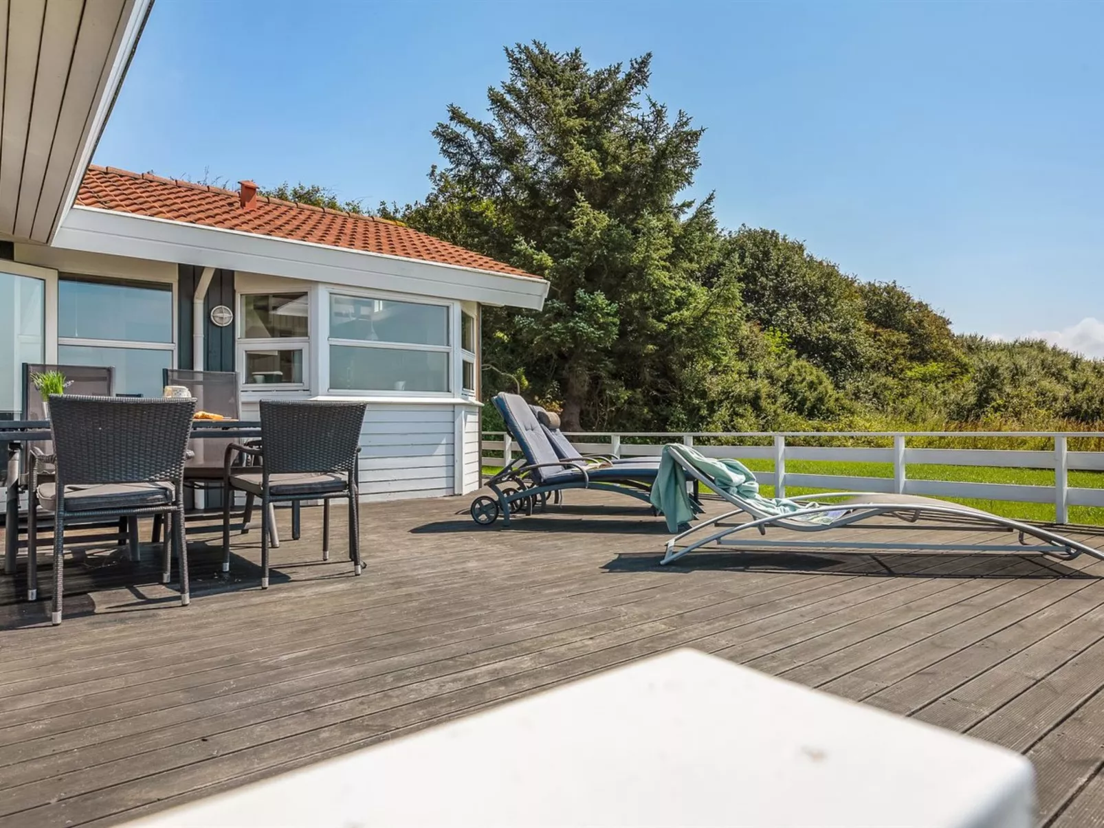 "Arnwith" - 20m from the sea-Outside