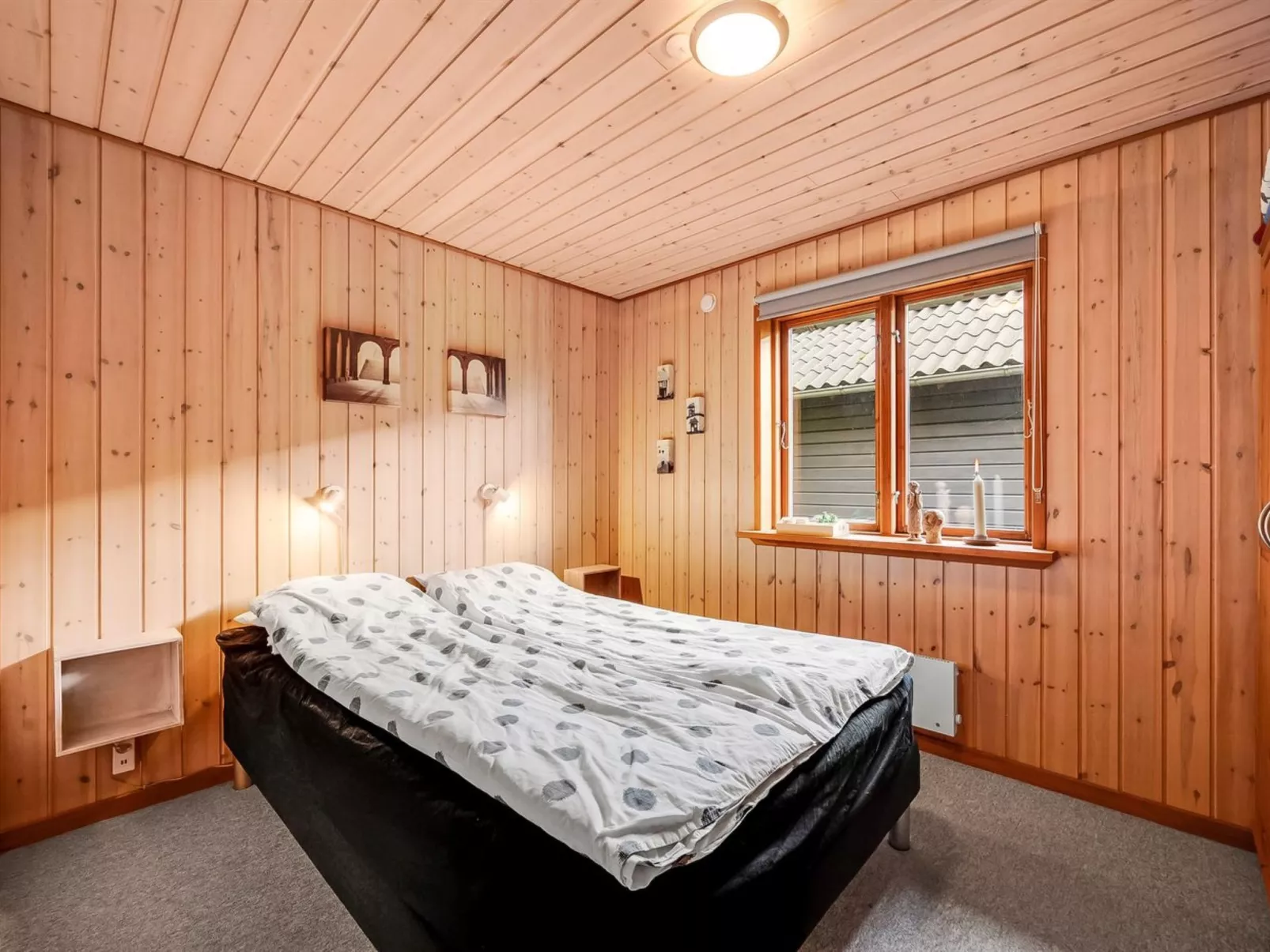 "Engeline" - 300m to the fjord-Drinnen