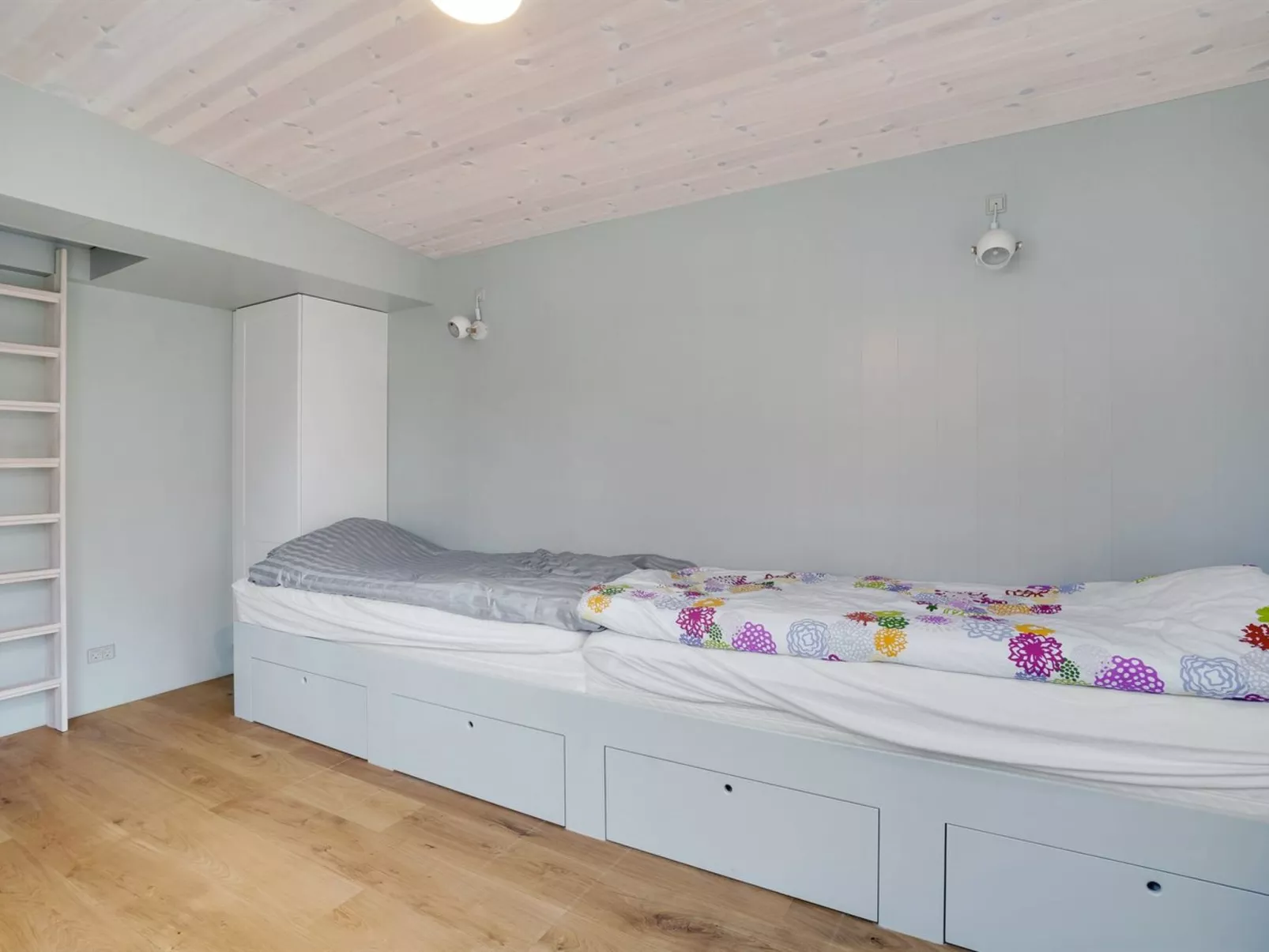 "Vanta" - 10m from the sea-Drinnen