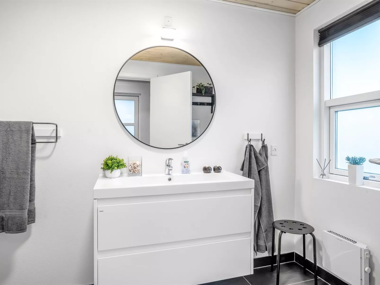 "Thure" - 1km from the sea-Inside