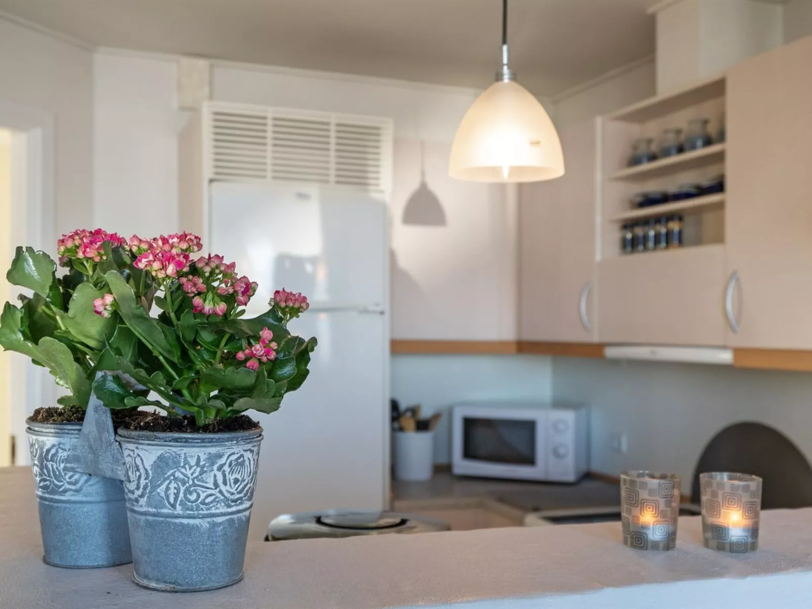 "Line" - 10m from the sea-Dedans