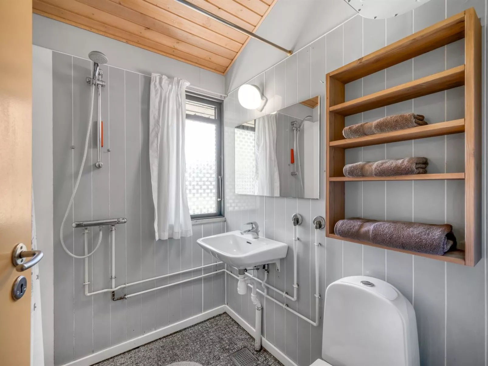 "Borghild" - 1.5km from the sea-Dedans