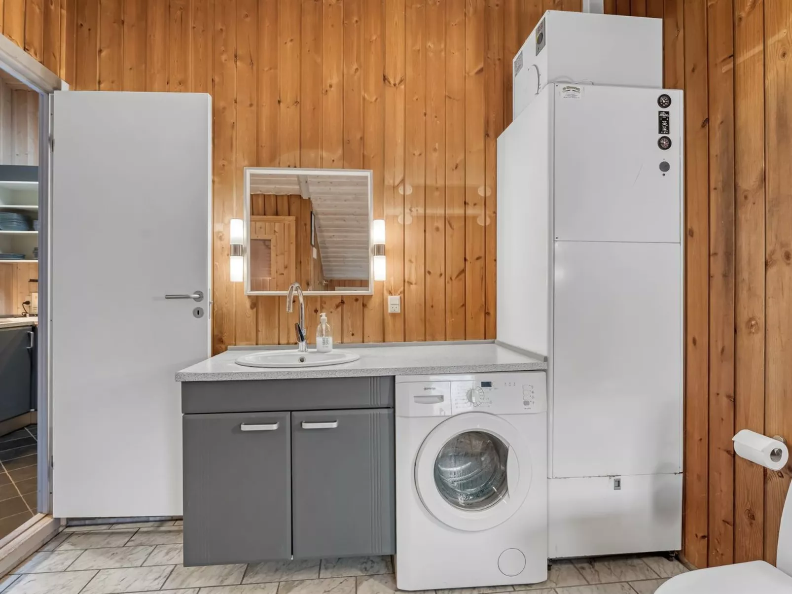 "Hithin" - 800m from the sea-Inside