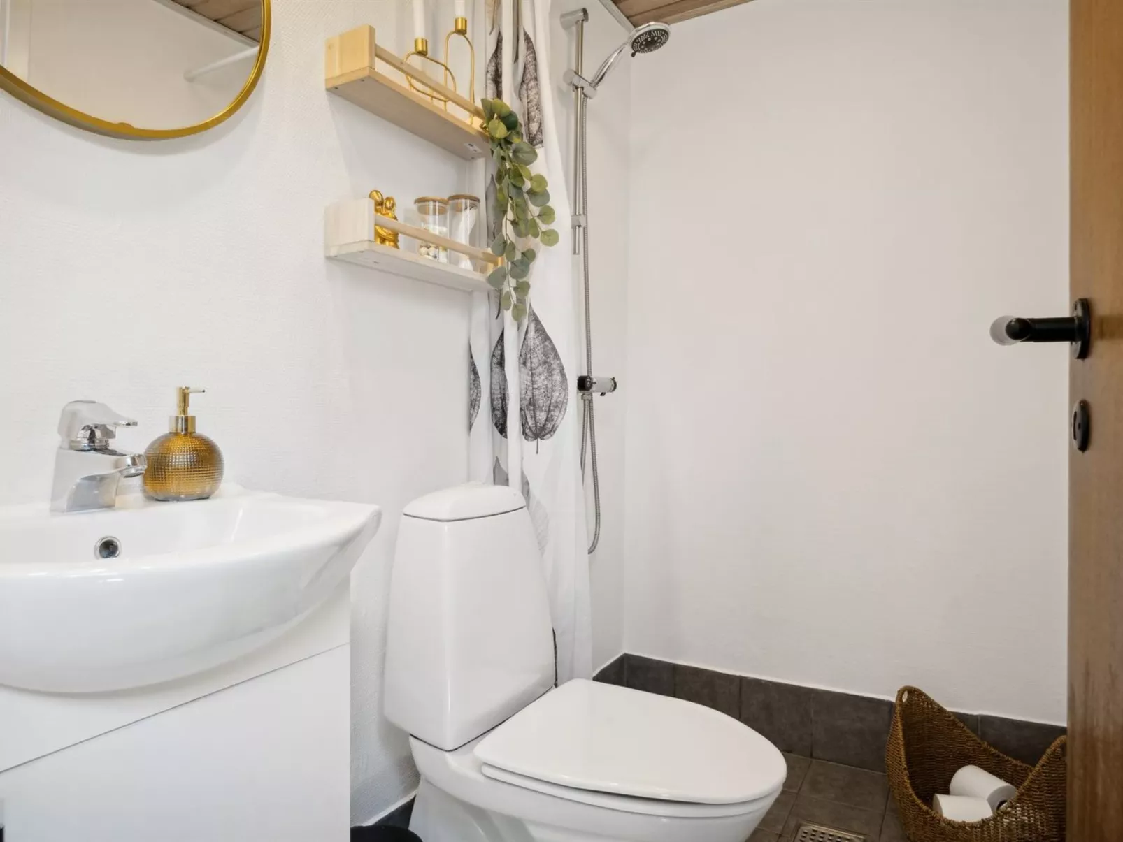 "Inga" - 1.3km from the sea-Drinnen