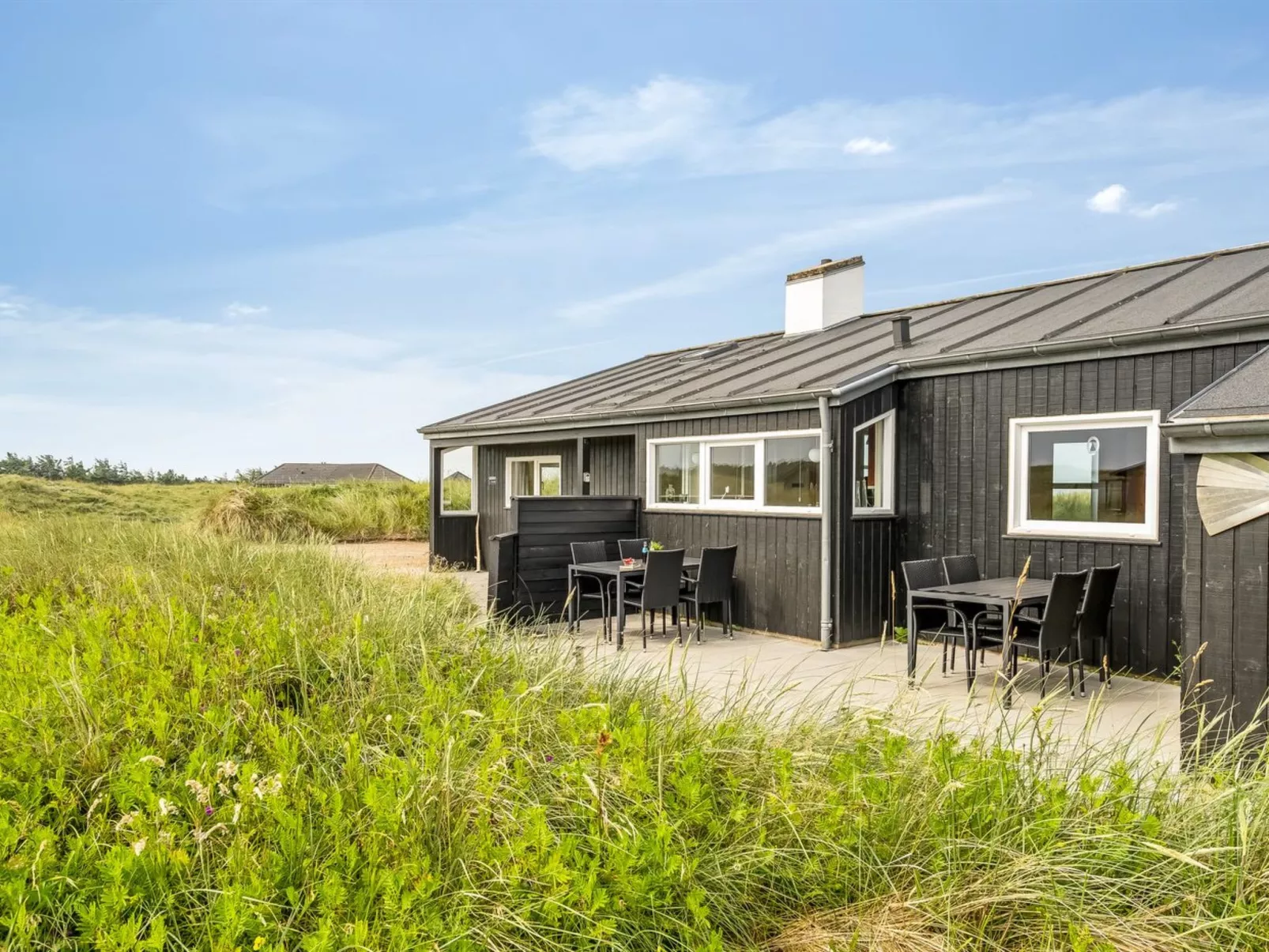 "Edwin" - 400m from the sea-Outside