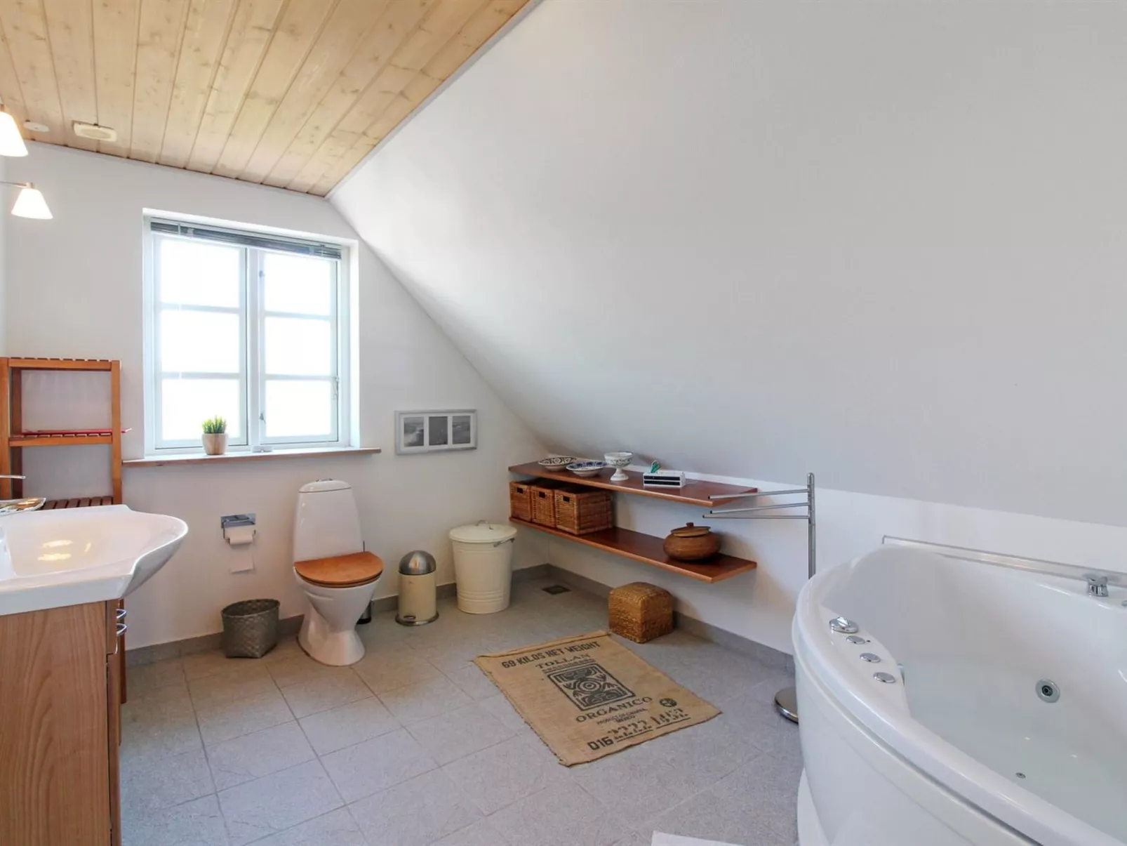 "Othelia" - 1.8km from the sea-Inside