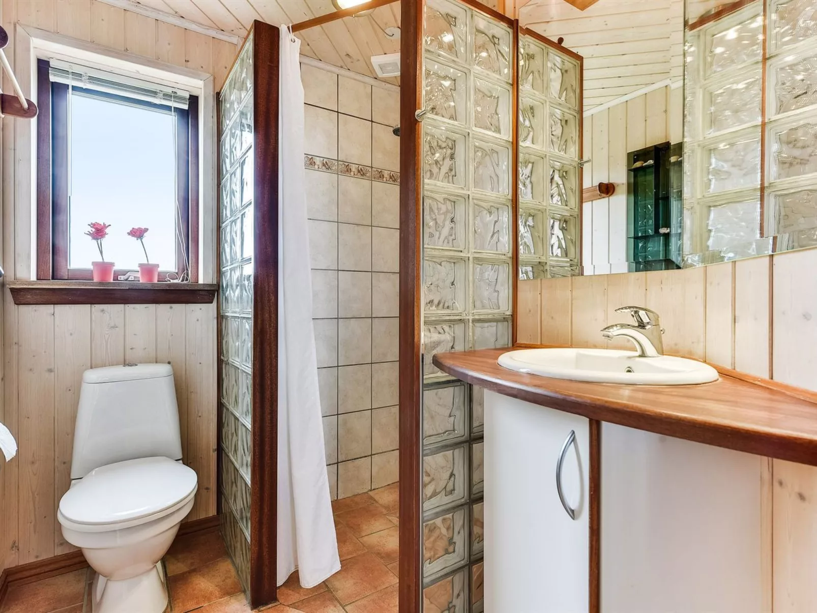 "Mervi" - 300m to the fjord-Dedans