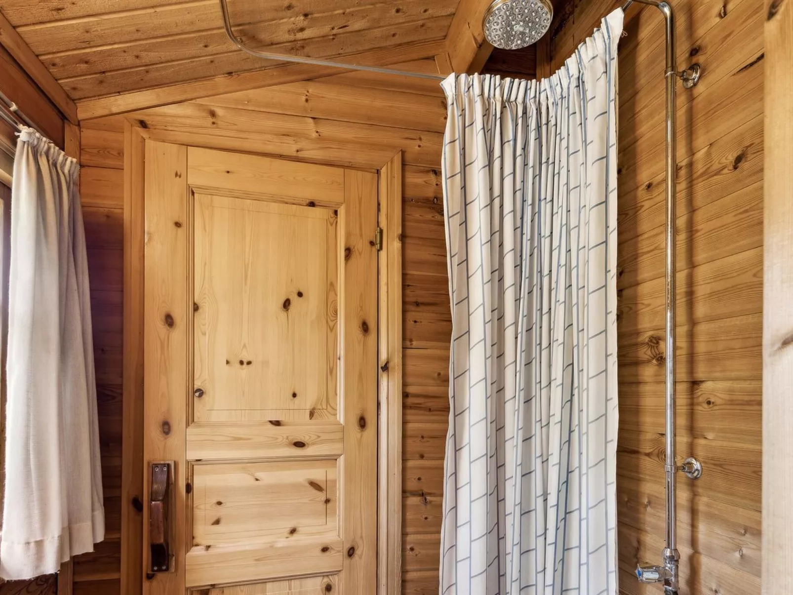 "Tuukka" - 150m from the sea-Drinnen