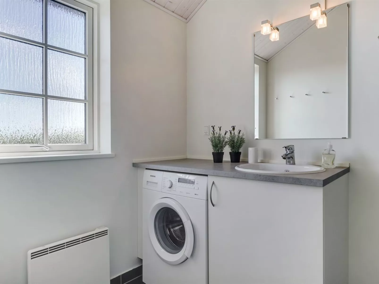 "Hathulf" - 700m from the sea-Inside