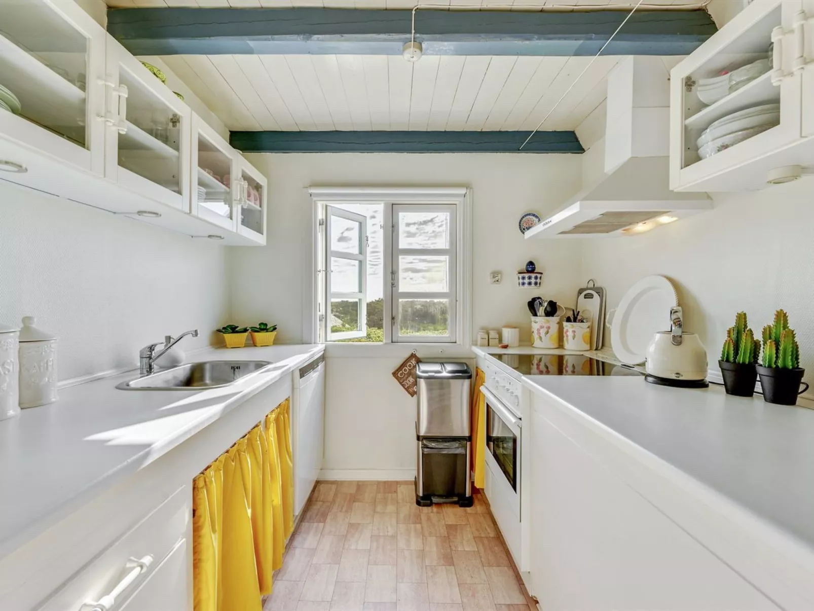 "Annika" -  from the sea-Inside