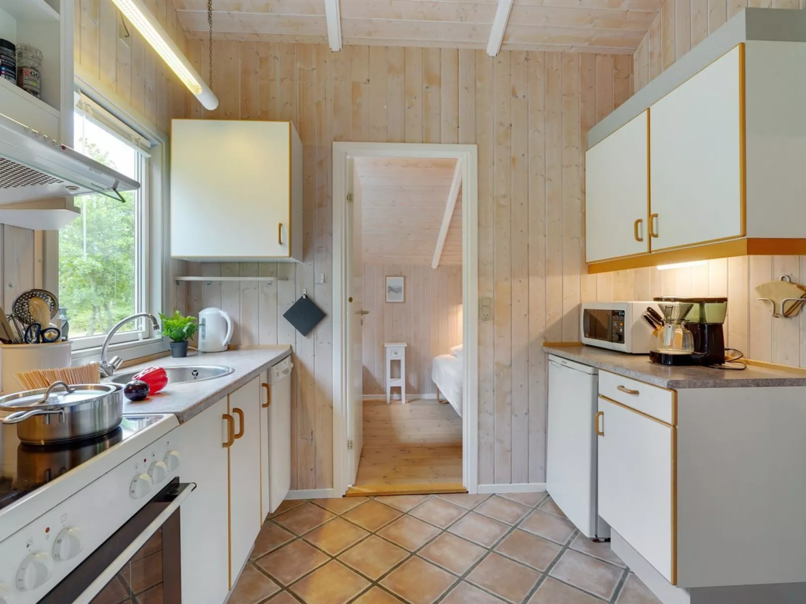 "Danna" - 850m to the fjord-Drinnen