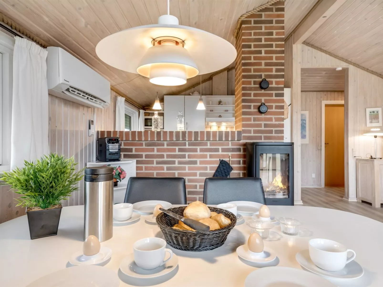 "Unni" -  from the sea-Inside