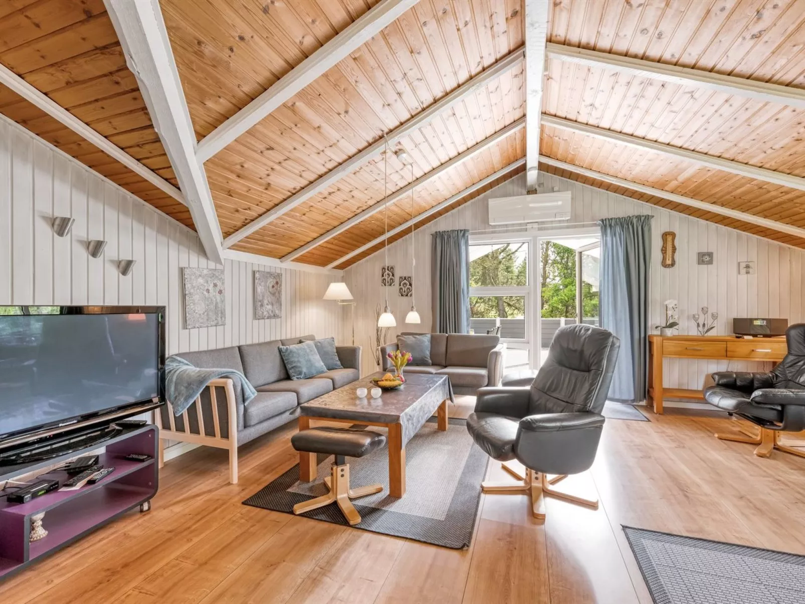 "Penka" - 550m to the fjord-Inside