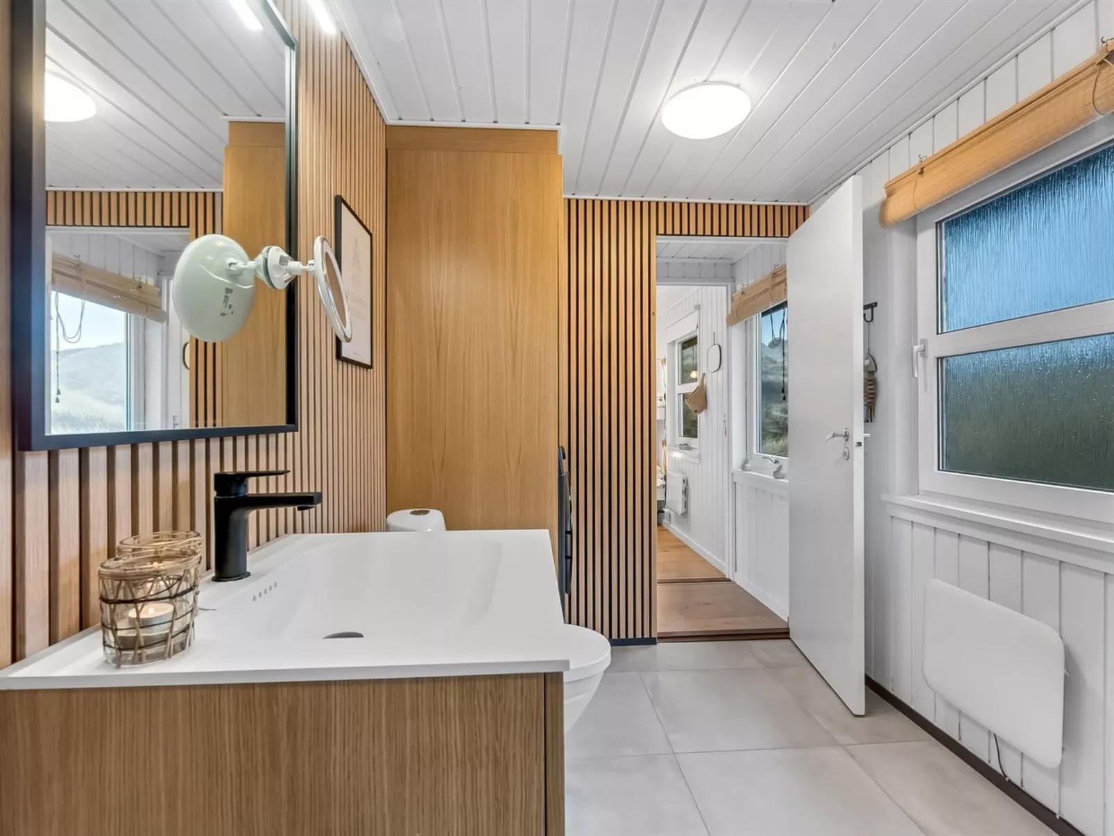 "Assa" -  from the sea-Inside