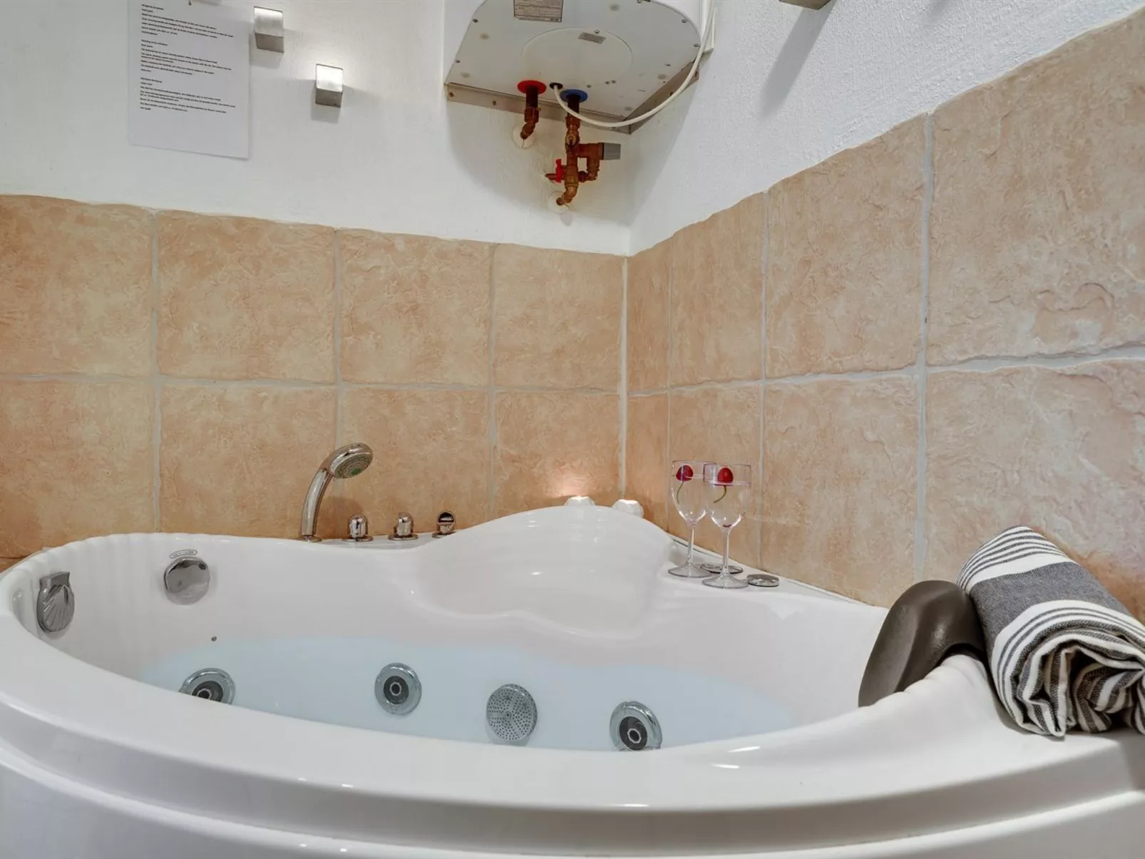 "Ørger" - 400m to the fjord-Dedans