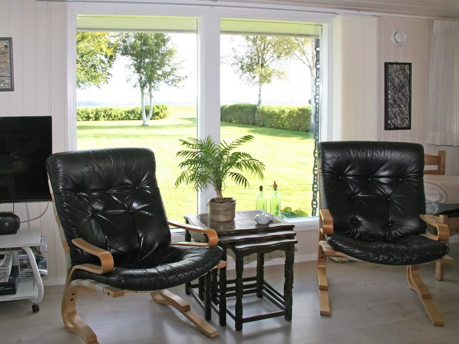 "Ilya" - 90m to the fjord-Dedans