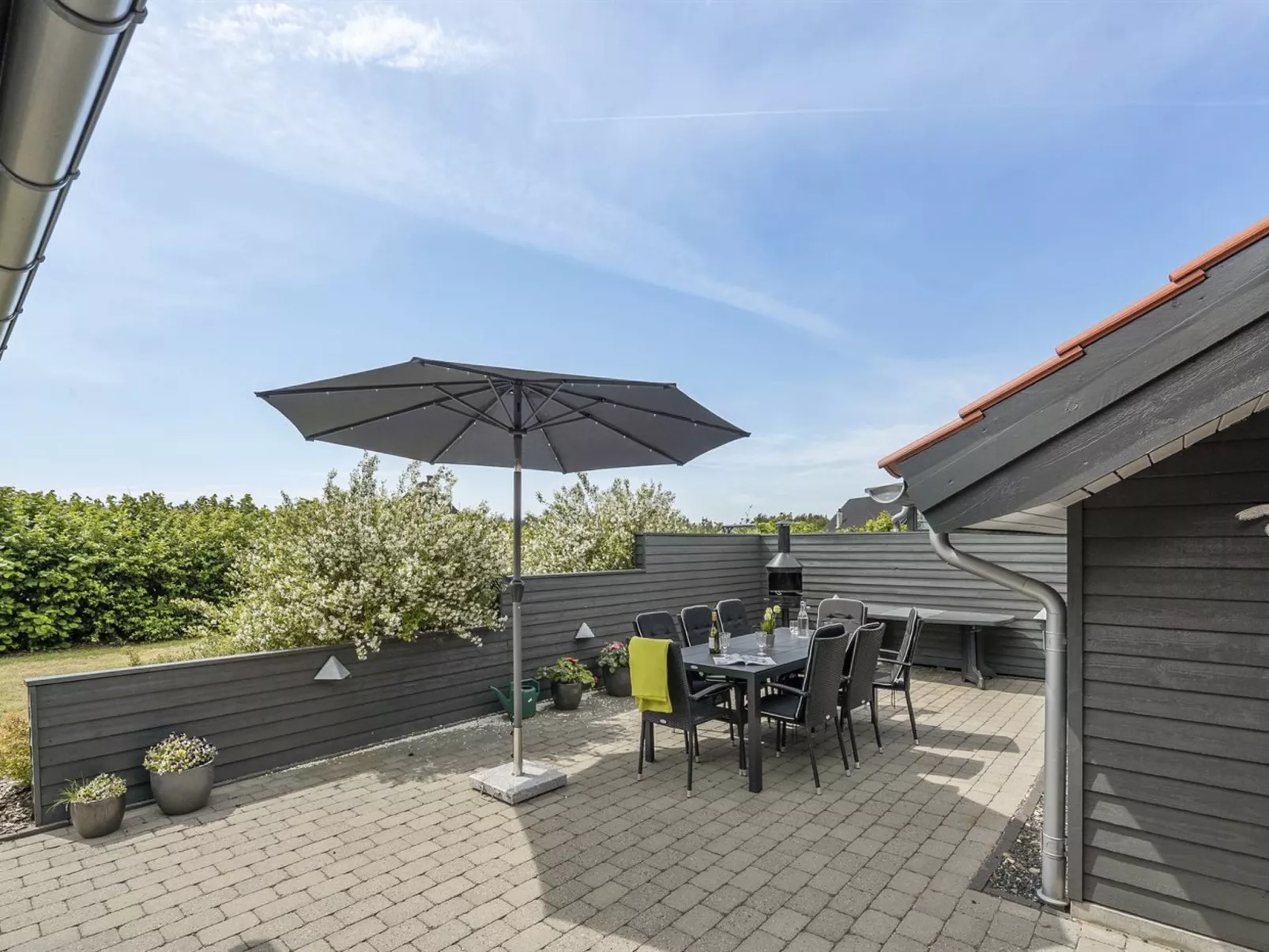 "Donka" - 300m to the fjord-Draußen