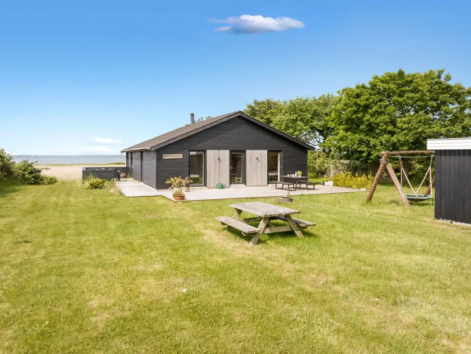 "Aslag" - 150m to the fjord-Draußen